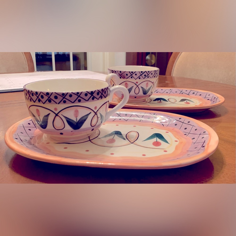 (Decorative)Two tea sets.